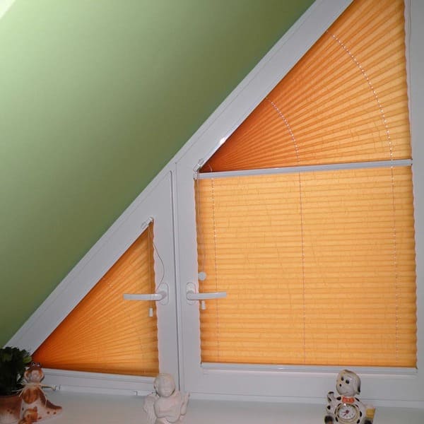 Жалюзи на треугольные окна