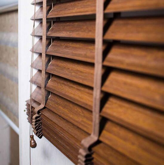 Деревянные горизонтальные жалюзи с алисой