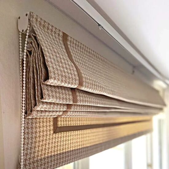 Римские шторы в гостиную